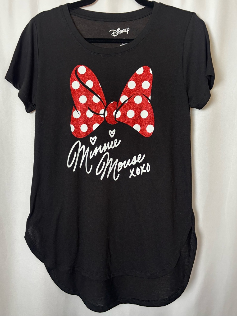 Disney Minnie Mouse XOXO Black High Low Graphic Tunic Tee Women’s Medium